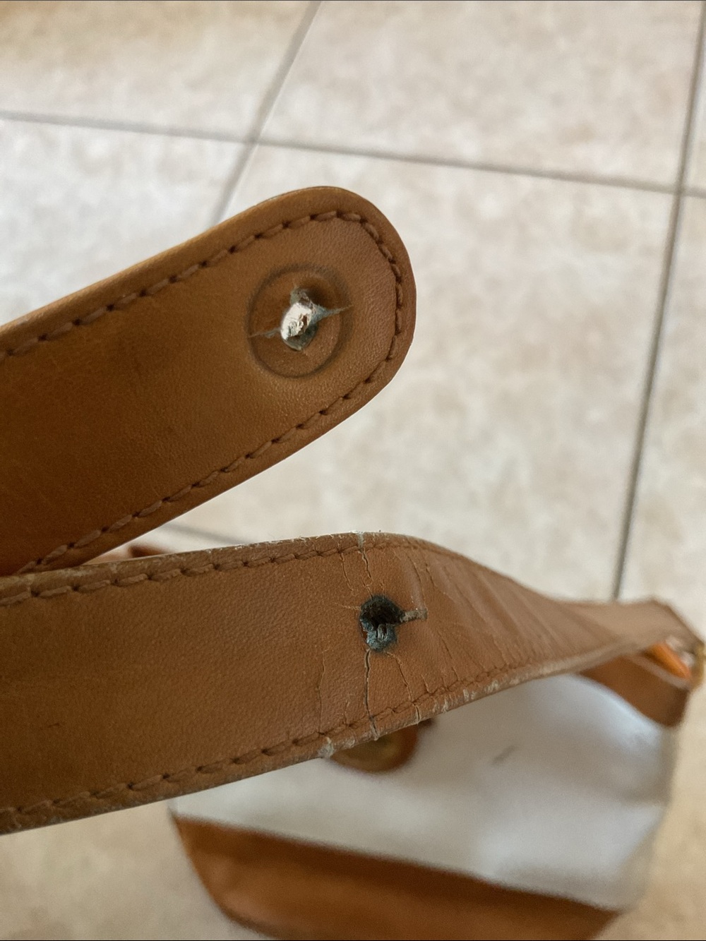 Gucci Elegant Tan and Cream shoulder Bag - Picture 12 of 12